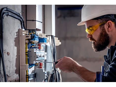 Curso de Segurança em Instalações e Serviços em Eletricidade na Zona Sul